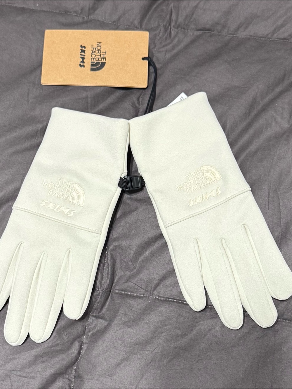 SKIMS Cream Women's Gloves with Subtle Logo